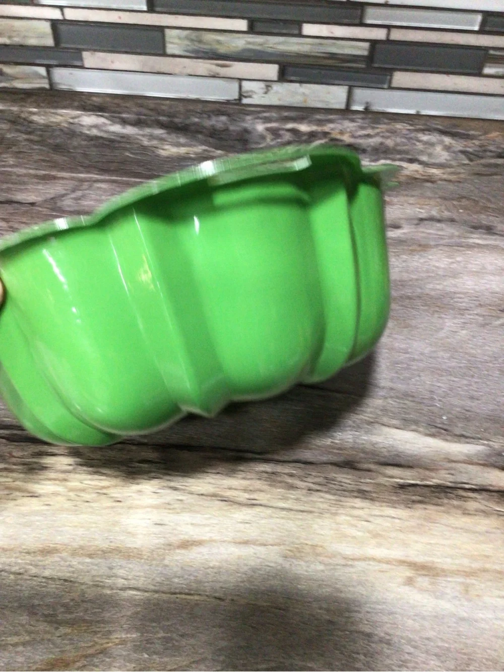 Vintage Nordic Ware Green Bundt Pan 10” Aluminum Nonstick Fluted Tube Cake Mold